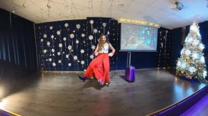 Танец "Просто, ты одинокий остров"
Ульяна Сафронова, 6 класс