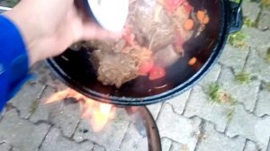 Думляма в казане на костре. Это шикарно!!!)))