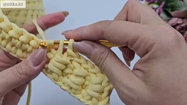 Уникальный красивый узор крючком и чудесная сумочка из трикотажной пряжи