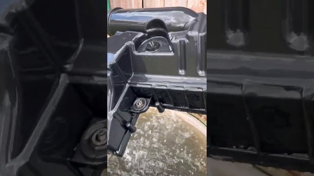 Чистию под капотом. Сейчас дома уже. Фольксваген Пассат #passat #automobile #volkswagen #ремонт смотреть онлайн