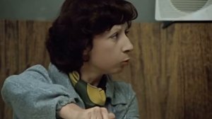 «А как Вам моя причёска?» - «Умереть, не встать!» (к/ф «Служебный роман», 1977 год)