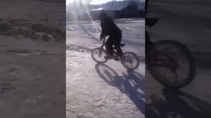 Дрифт на велике зимой