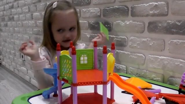 Собираем Парк Принцесса София Amusement Park Sophia the First смотреть онлайн