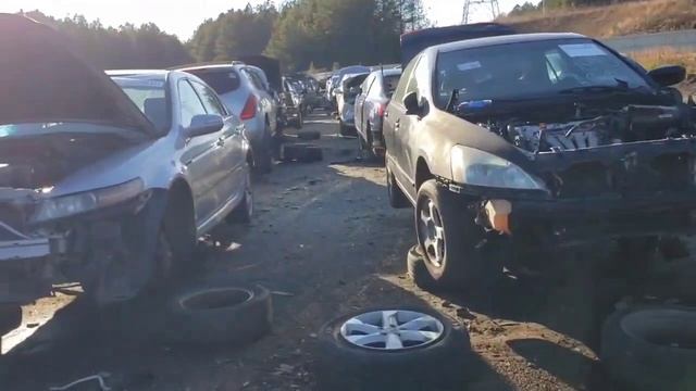 ОДНО ИЗ МЕСТ ГДЕ БЕРЕМ ЗАПЧАСТИ НА МАШИНЫ В АМЕРИКЕ / США смотреть онлайн