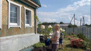 ДЕНЬ В ДЕРЕВНЕ/САЖАЕМ РОЗЫ И ГОРТЕНЗИИ/УСТАНОВИЛИ ВХОДНУЮ ДВЕРЬ/БРАТ ГОТОВИТ "ОДЖАХУРИ"