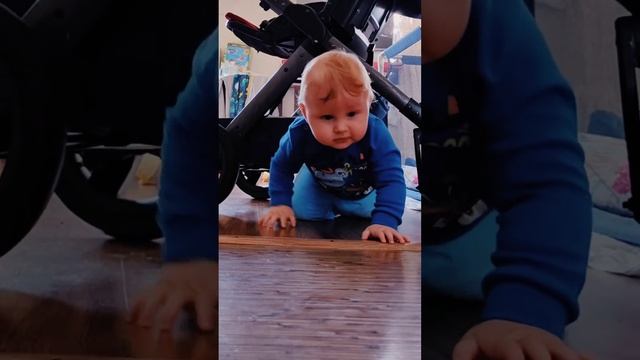 Малыш устроил побег из комнаты #малыш #милота #дети #baby #babybloger #cutebaby