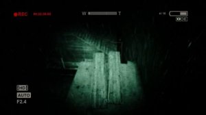 Прохождение Outlast с гопником(6 часть).Что за летающий черный?Это фантом?