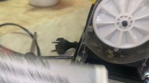 Простой ремонт мясорубки. Перестала крутить. Замена шестеренки.