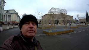 Я в городе снимаю видео про большие фигуры животных, новогодняя ёлка. Город Орёл