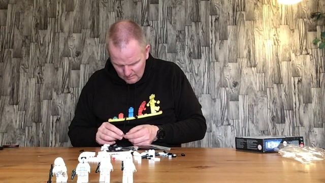 Opening and assembling Lego Star Wars set 75320 Stormtrooper Battlepack With Speederbike смотреть онлайн