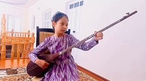 Uzbek Music "Dilxiroj" on Dutar performed by Sevinch Abdusamatova - O'zbek xalq kuyi "Dilxiroj"