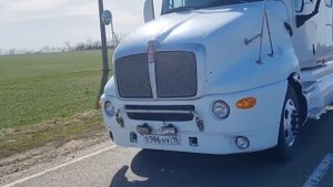 ГОНКА . KENWORTH T2000 CUM15 VS KENWORTH T2000 CAT15. с места и с 40 км/ч.