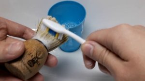 Бритьё. Как почистить помазок для бритья от мыльного налёта? How to Clean a Shaving Brush?