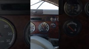 CUMMINS 15  .VS . DETROIT 12.7 .гонка смотреть до конца.