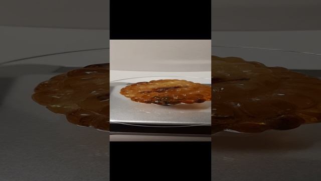 20241115_154523.mp4
Кулон из янтаря.