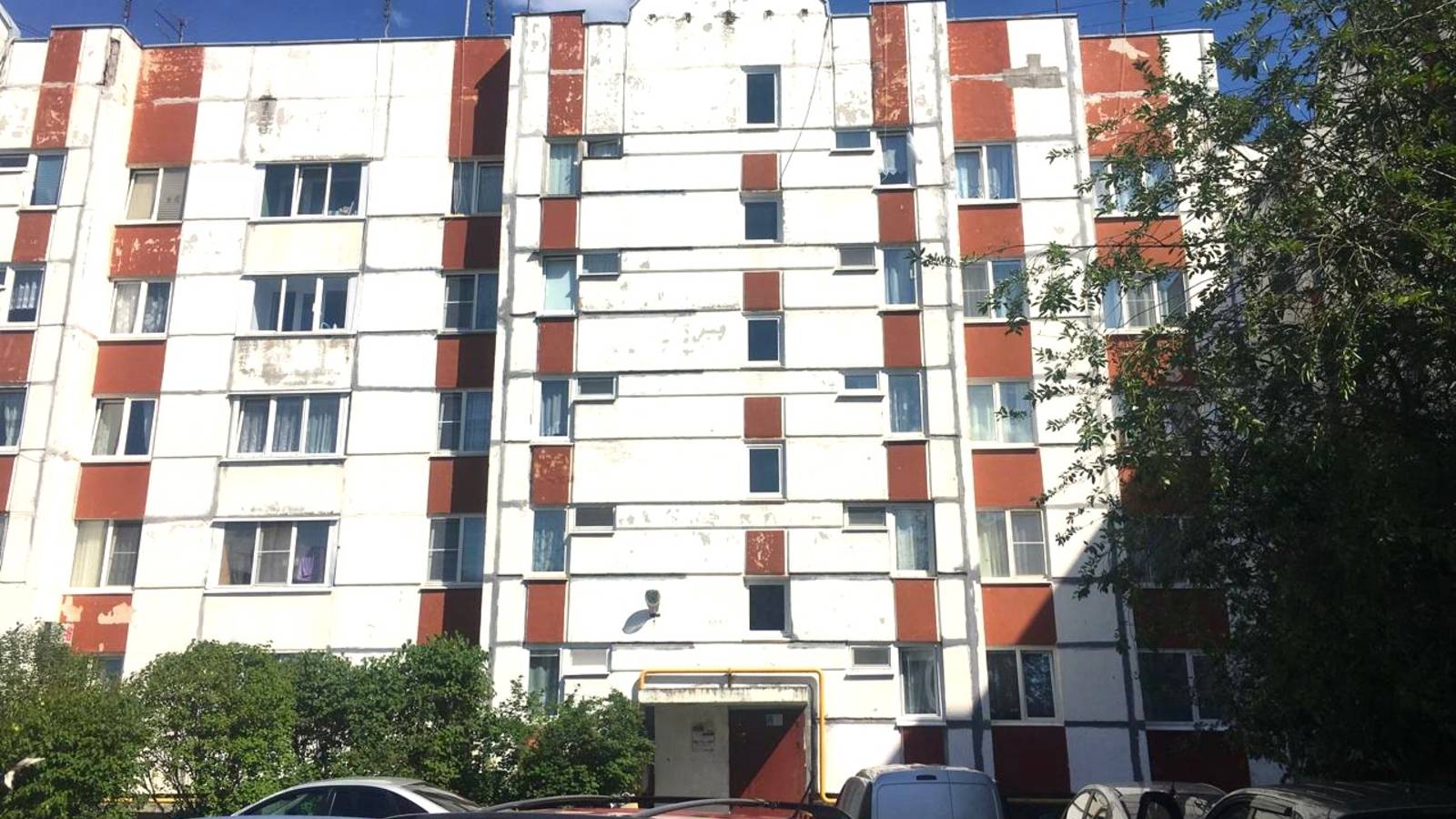 Продам 3-ком.квартиру в пос.Синявино Ленинградской области.