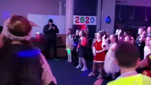 Ёлка для ребят 10+. Неоновая дискотека. Лимерик, Ирландия, декабрь 2019 смотреть онлайн