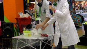 Химическое (крио) шоу Заморозка. Эксперименты с жидким азотом. Трюки с огнем на детский праздник.