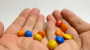 M&M's 1kg Party Mix & Special Crispy M&M's Blue Pack