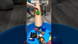 горка для машин и шариков, спуск в воду.