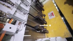 Машина литья  металлов под давлением Yizumi DM4500H