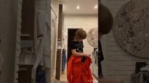 Мерим костюм надзирателя из игры в кальмара