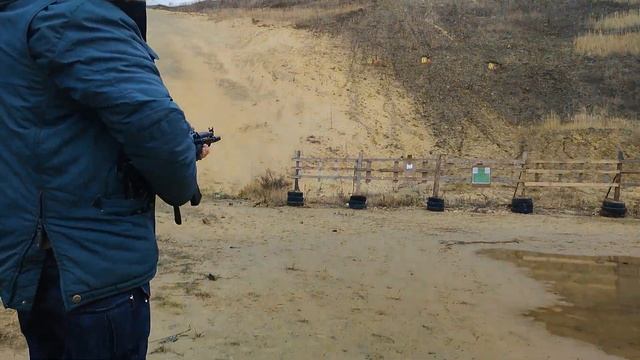 Стрельба на вскидку как Шварцнегер смотреть онлайн