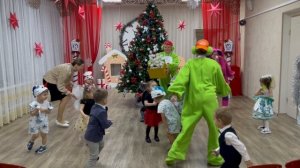 Новогодний утренник во второй младшей группе «Колобок" 2024год
