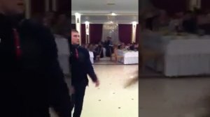 Карачаевцы танцуют лезгинку