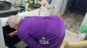 Навожу порядок на кухне, отмываю газ плиту😯🙈🙊
