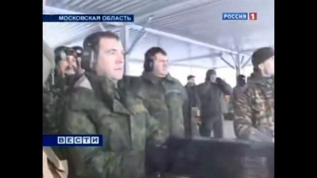 Медведев стреляет из "Максима" смотреть онлайн