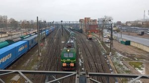 Поезда на станции Автово.