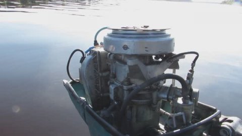 Нептун 23. Расход бензина на полном газу. Лодка Казанка. 1 литр бензина.