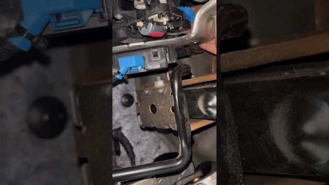 Мыши под панелью или замена потенциометра заслонки климат-контроля на Пассат Б6 #passat #volkswagen смотреть онлайн