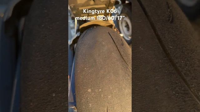 Suzuki GSX-R750 rear tire Kingtyre K06 medium