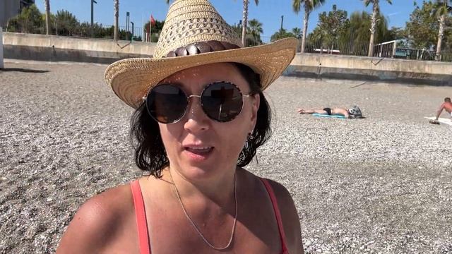 Море и погода в Турции в октябре.  Пляж Коньяалты в Анталье