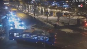 Крупная авария с участием автобуса в Москве попала на видео / События на ТВЦ