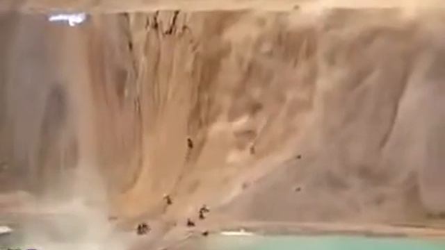 ПРИКОЛ: ГОРНЫЕ МОТОГОНКИ!