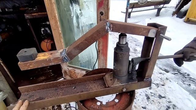 Самодельный подкатной домкрат из советского. Отец в отпуске смотреть онлайн
