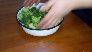 Приготовим просто бомбический ужин!!!Куриные крылья и брокколи!!!