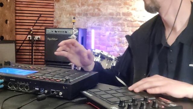 Smooth - Carlos Santana - Sample Akai MPC Live 2 смотреть онлайн