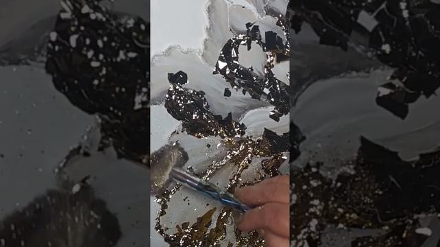 расцветает зеркальный цветок #handmade #epoxy #интерьер #картина #epoxyresin