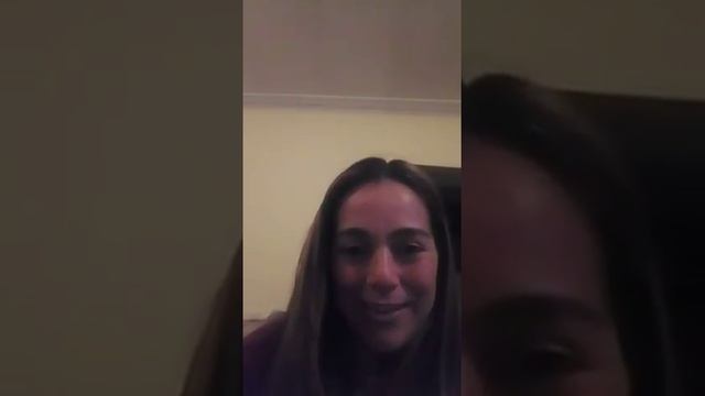 Inés saluda al grupo