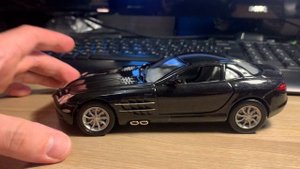 Обзор модели Mercedes-Benz SLR McLaren в масштабе 1/24 от Motormax