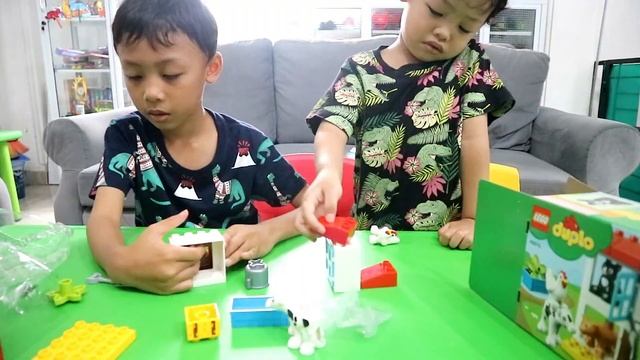 Unboxing Lego Duplo 10870 Farm Animals (Bermacam Binatang Ternak) смотреть онлайн
