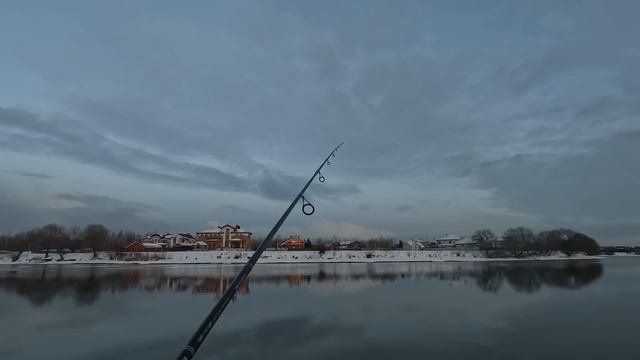 ГЛУХОЗИМЬЕ! Рыбалка одной рыбы! Зимний спиннинг! Джиг, ловля СУДАКА на воблеры! смотреть онлайн