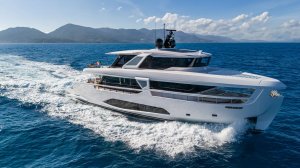 Яхта Ferretti Yachts INFYNITO 90