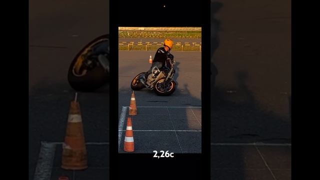 Suzuki GSX-R750 Gymkhana Rotation