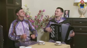 "КОЛОДЕЦ КОЛОДЕЦ, ДАЙ ВОДЫ НАПИТЬСЯ" поют дуэт " Веселуха " Дмитрий Иващенко и Анатолий Гальянов