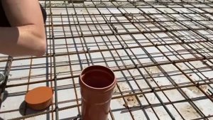 Этап прокладки и проверки герметичности канализации